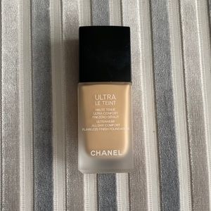 Chanel Foundation Ultra Le Teint